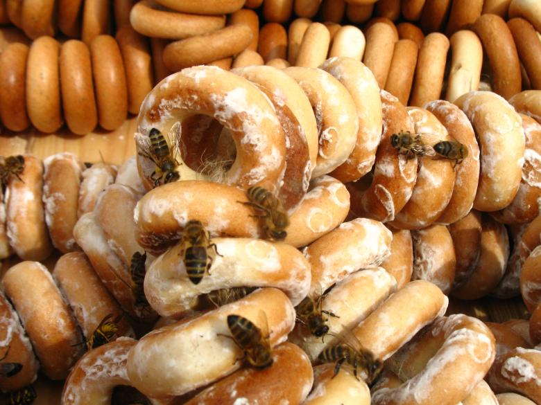 Free stock image of Sweet bagels and bees created by Kateryna Nemchenko