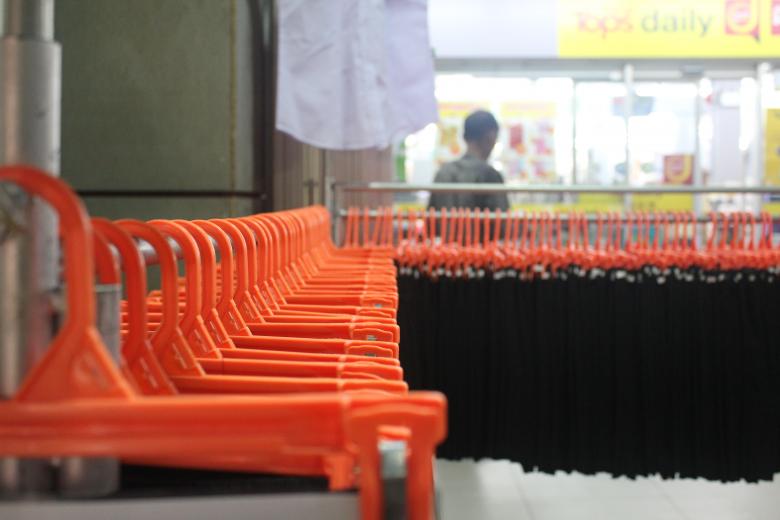 Free stock image of Orange Hangers created by MegaSupremE7