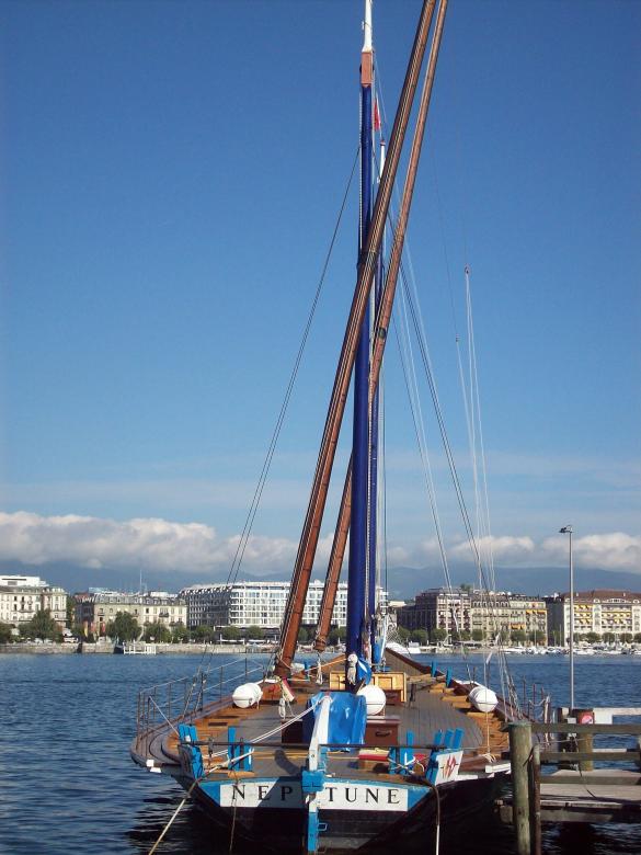 Free stock image of Lake Geneva created by Eric Lund