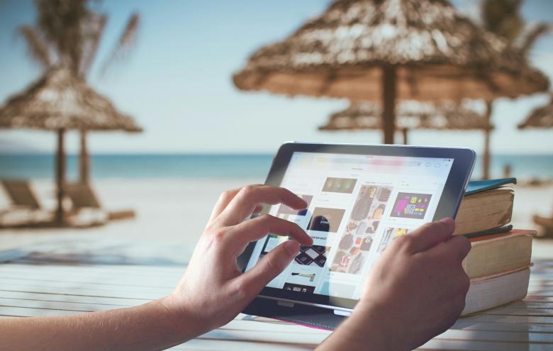 Free stock image of Using iPad at Vacation created by mohamed hassan