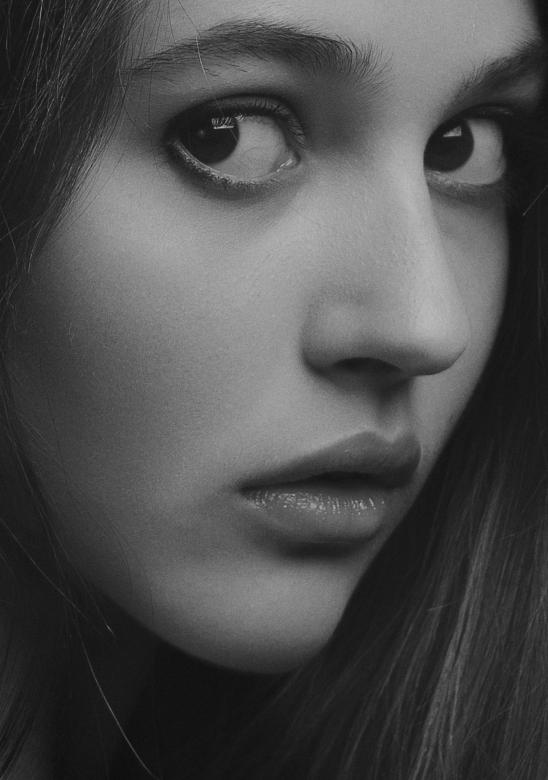 Free stock image of Curious Girl created by Alexander Krivitskiy