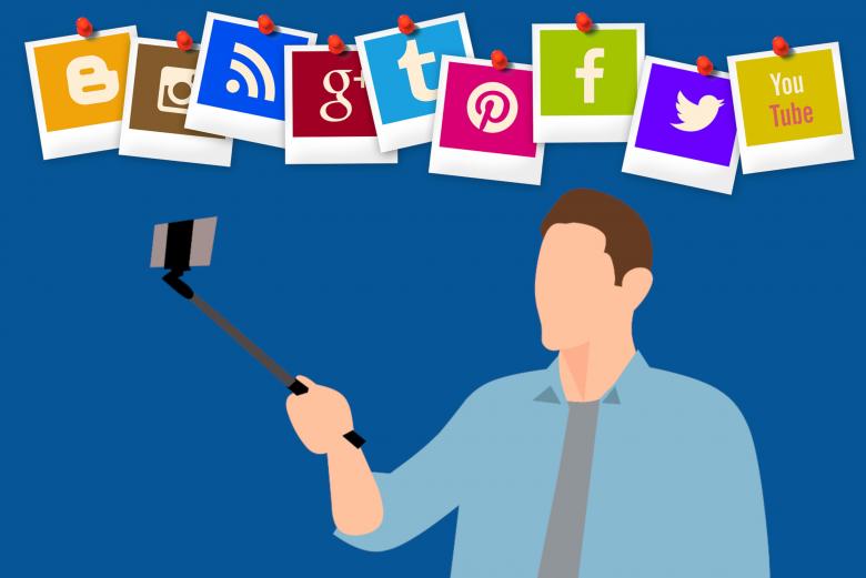 Free stock image of Using Selfie Stick created by mohamed hassan