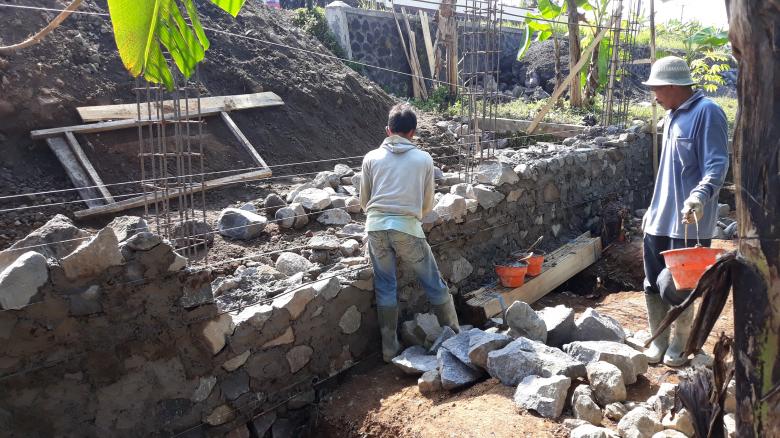 Free stock image of Workers Constructing Basic Foundation created by bang doel