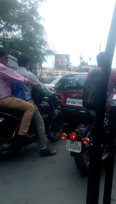 Free stock image of Traffic in Vijayawada created by Kanduri Narasimha Charyulu