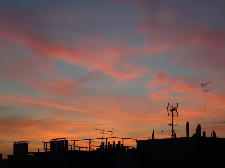 Free stock image of Paris 5:45 A.M. Partly Cloudy - Ground Temperature 8° celsius created by GAIMARD Jacques