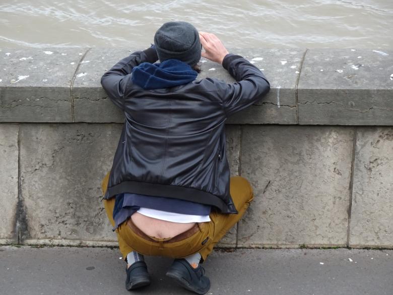 Free stock image of Crouching Photographer created by GAIMARD Jacques