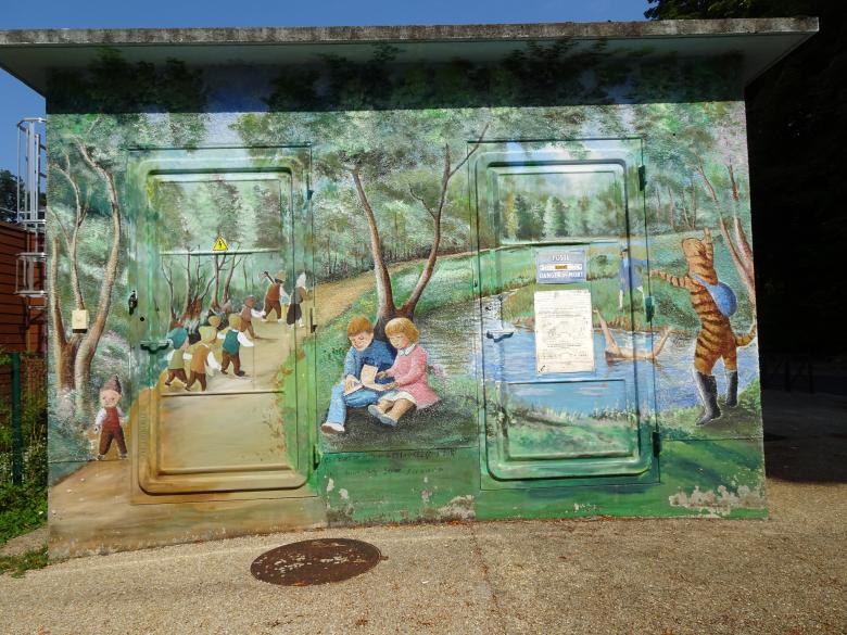Free stock image of Nice painting for this electric transformer created by GAIMARD Jacques