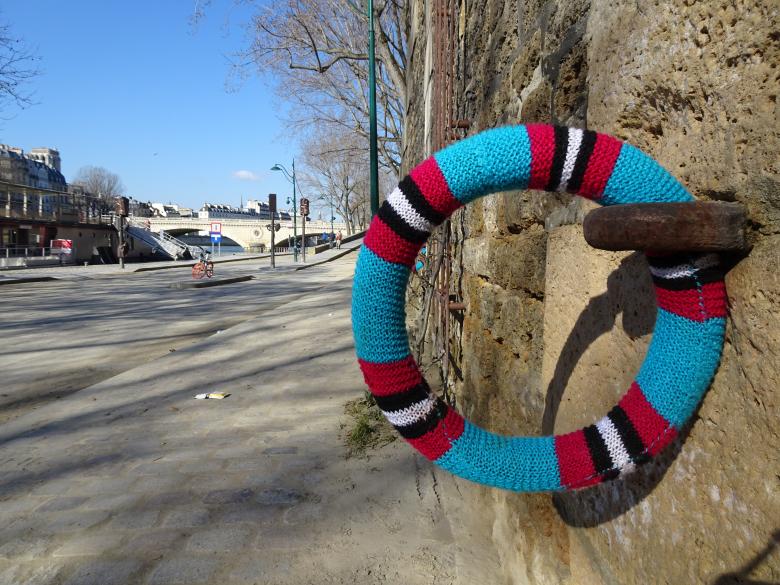 Free stock image of That ring will not catch a cold... created by GAIMARD Jacques