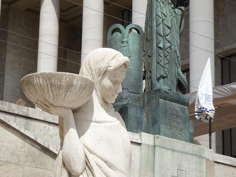 Free stock image of Stone sculpture et bronze sculpture created by GAIMARD Jacques