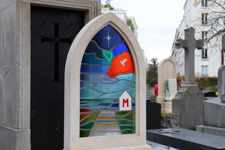 Free stock image of Colorful decoration on a grave created by GAIMARD Jacques