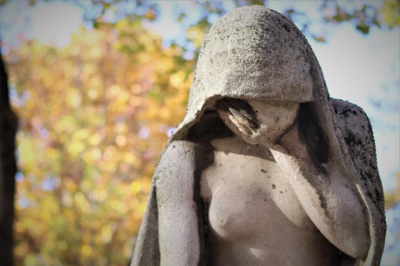 Free stock image of Mourning young woman statue created by GAIMARD Jacques