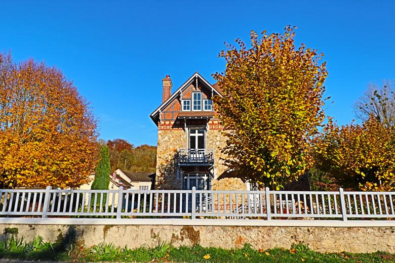 Free stock image of House in Autumn created by GAIMARD Jacques
