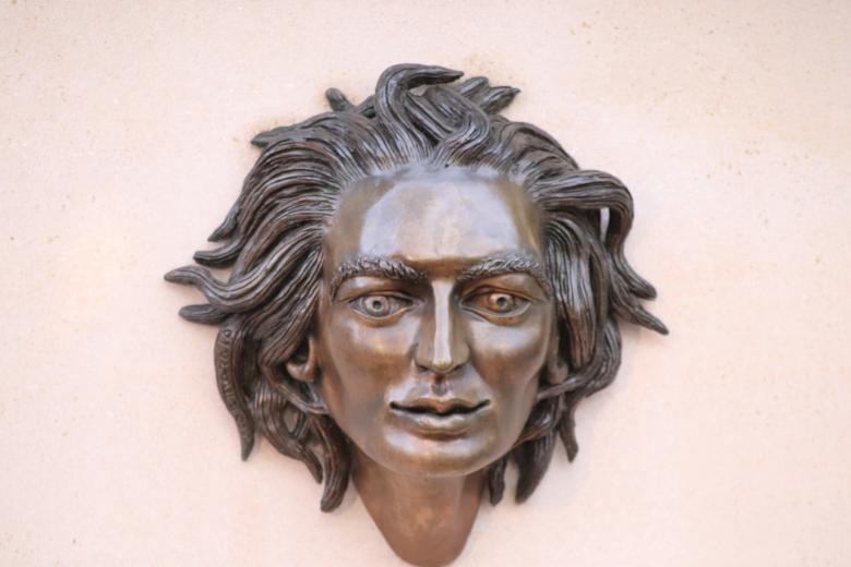 Free stock image of Bronze Modern Face Sculpture created by GAIMARD Jacques