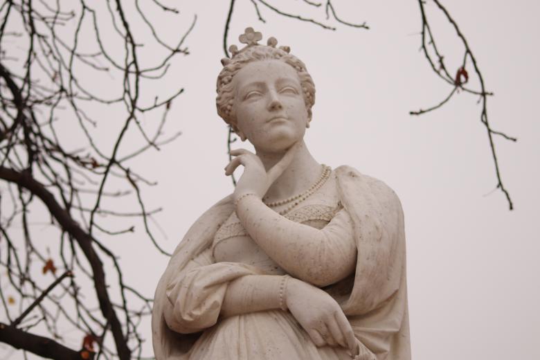 Free stock image of Thinking Queen created by GAIMARD Jacques