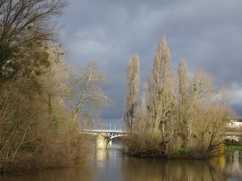 Free stock image of (Very) threatening sky over the river created by GAIMARD Jacques