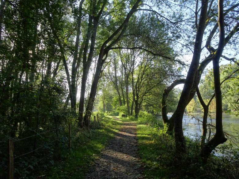 Free stock image of Gorgeous pathway on the riverside created by GAIMARD Jacques
