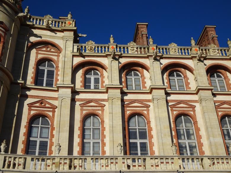 Free stock image of Detail of huge royal castel (16th century) created by GAIMARD Jacques