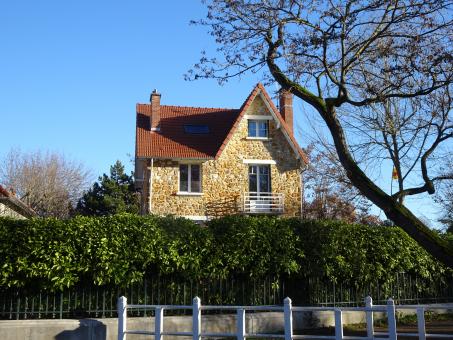 Free Stock Photo of Millstone architecture in a nice environment