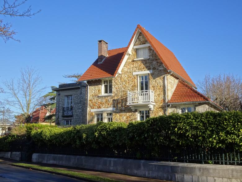 Free stock image of Clear and recent millstone house created by GAIMARD Jacques