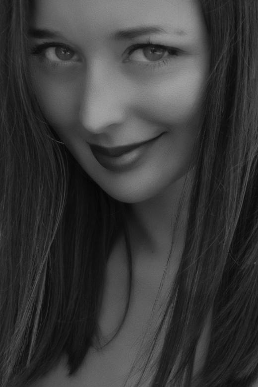 Free stock image of Smiling Female Portrait created by Alexander Krivitskiy