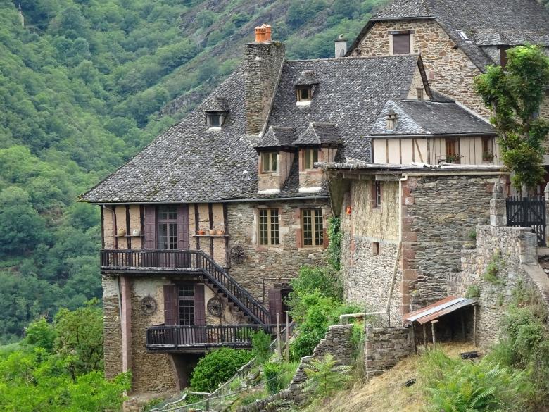 Free stock image of This mansion overhangs the valley created by GAIMARD Jacques