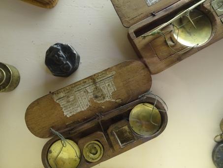 Free Stock Photo of 1900's gold scale