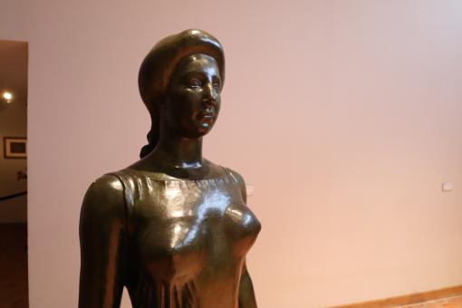 Free Stock Photo of The only dressed woman in the museum!