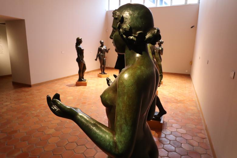 Free stock image of Room dedicated to standing statues created by GAIMARD Jacques