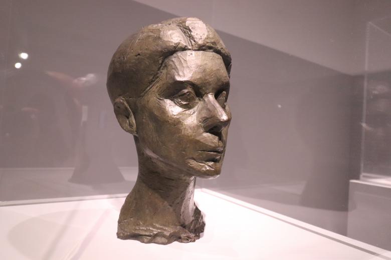 Free stock image of Bronze head sculpture created by GAIMARD Jacques
