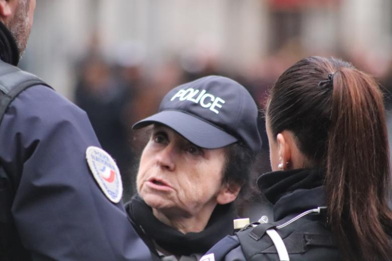 Free stock image of Women cops having a serious talk ! created by GAIMARD Jacques
