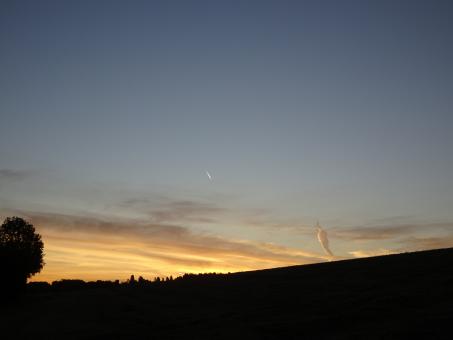 Free Stock Photo of Sunrise behind a hill...