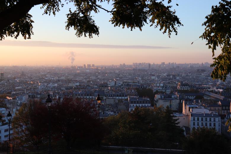 Free stock image of Paris is slowly, gradually waking up... created by GAIMARD Jacques