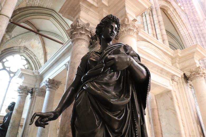 Free stock image of Stone statue in a royal necropolis created by GAIMARD Jacques