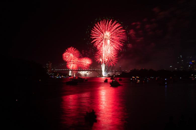 Free stock image of Fireworks Over the Sydney Harbour Bridge created by Tom Hill