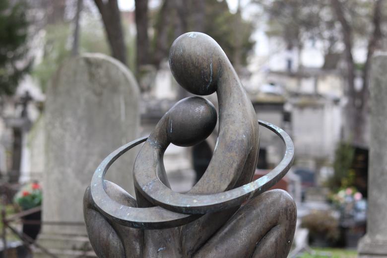 Free stock image of Modern bronze sculpture on a grave created by GAIMARD Jacques