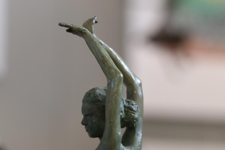 Free stock image of Modern bronze female sculpture created by GAIMARD Jacques