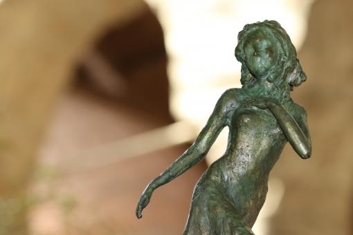 Free Stock Photo of Modern bronze sculpture of a woman