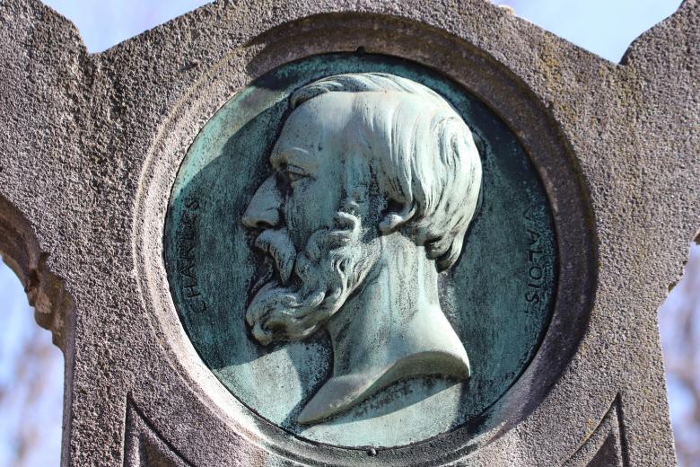 Free stock image of Bronze bas-relief on a grave created by GAIMARD Jacques