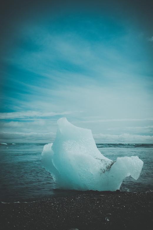 Free stock image of Iceberg on the Beach created by Bjorgvin