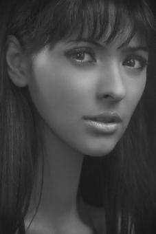 Free Stock Photo of Portrait of Pretty Girl - Black and White