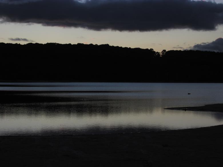 Free stock image of Silhouettes at Lysterfield Lake  created by Michiru Maeda