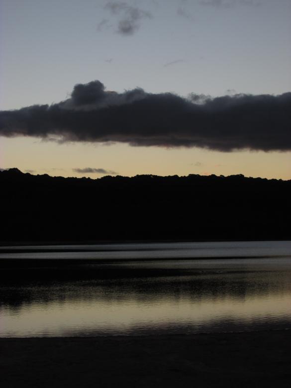 Free stock image of Dusk at Lysterfield Lake created by Michiru Maeda
