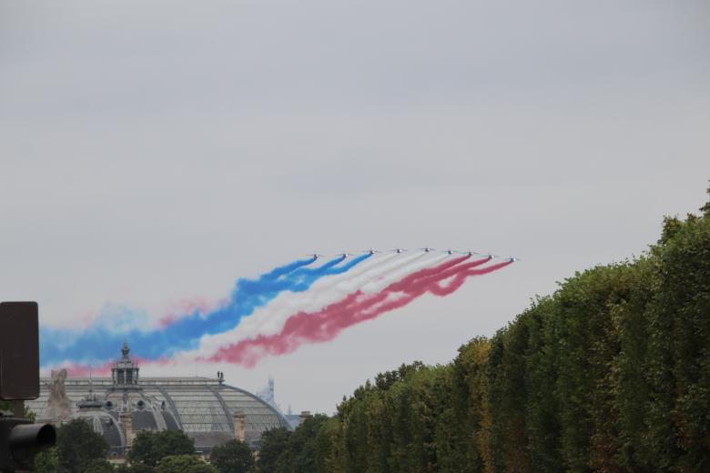 Free stock image of Airplanes during military parade created by GAIMARD Jacques