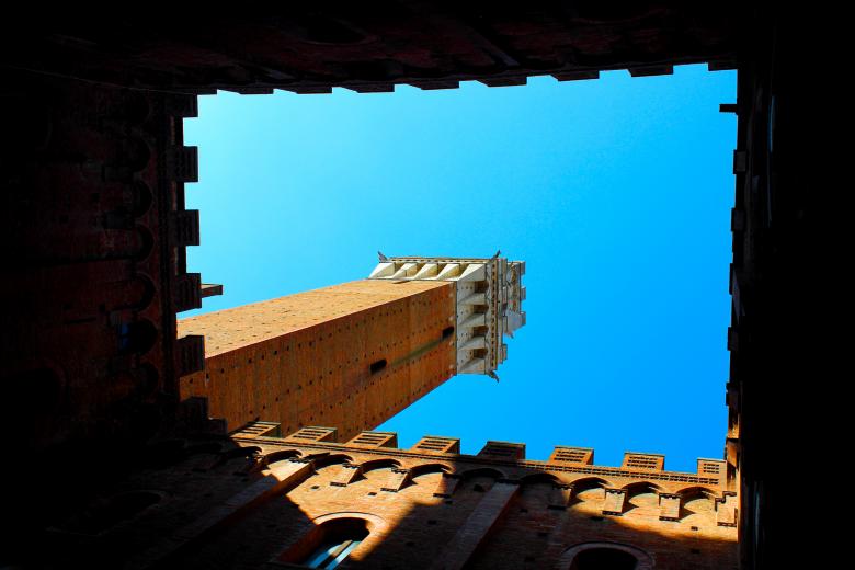 Free stock image of Unusual Perspective of Torre del Mangia created by Jack Moreh