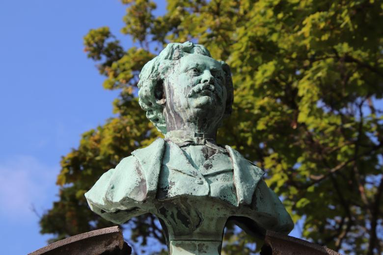 Free stock image of Bronze sculpture in a cemetery created by GAIMARD Jacques