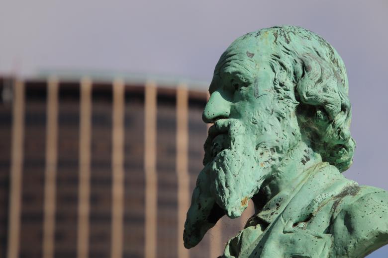 Free stock image of Bronze bust in a cemetery created by GAIMARD Jacques