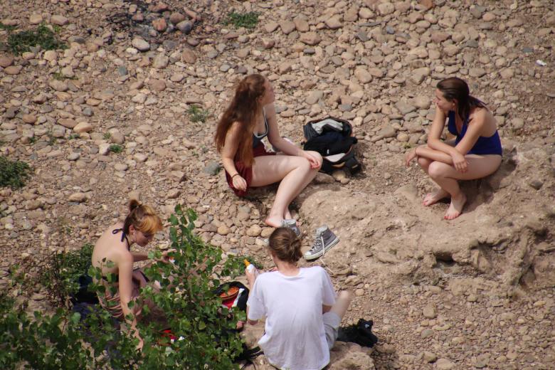 Free stock image of Girls-on-the-rocks! created by GAIMARD Jacques