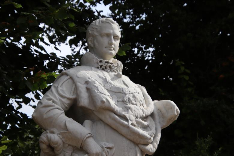 Free stock image of Nice "col fraisé" created by GAIMARD Jacques