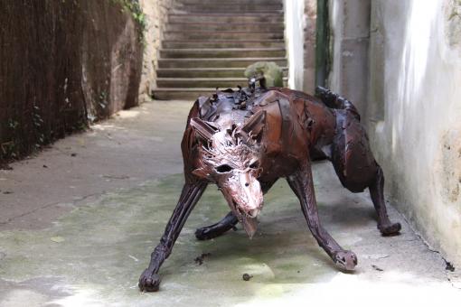 Iron wolf ready to bite - Free Stock Photo