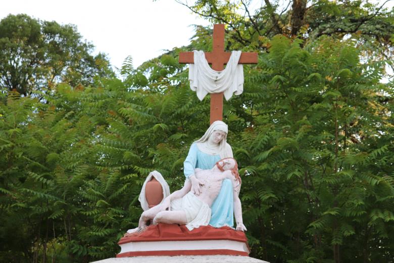Free stock image of Virgin Mary and Jesus Christ created by GAIMARD Jacques